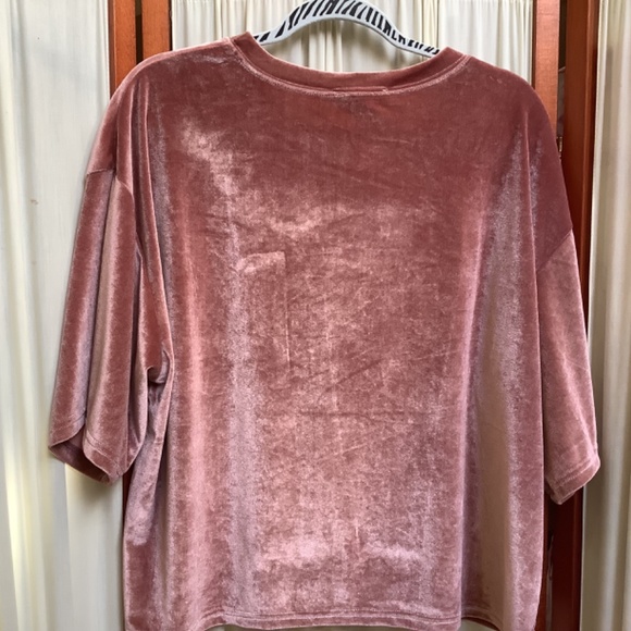 Loveriche Rose/Pink Velour Top With Front Pocket Size Large - Picture 6 of 8